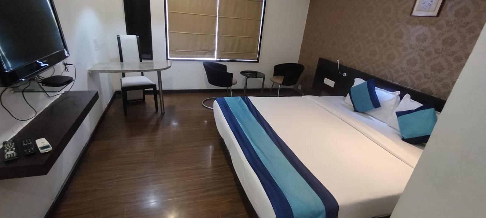 Hotel Lxia Hinjewadi - Indian Nationals Only Pimpri-Chinchwad Eksteriør billede