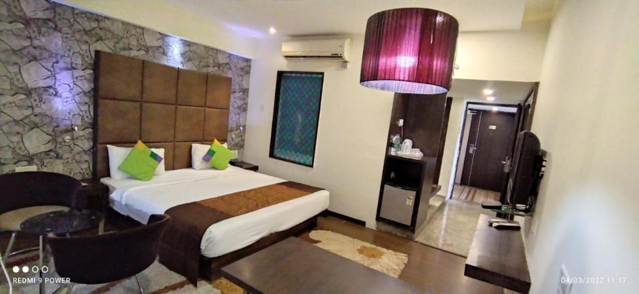 Hotel Lxia Hinjewadi - Indian Nationals Only Pimpri-Chinchwad Eksteriør billede