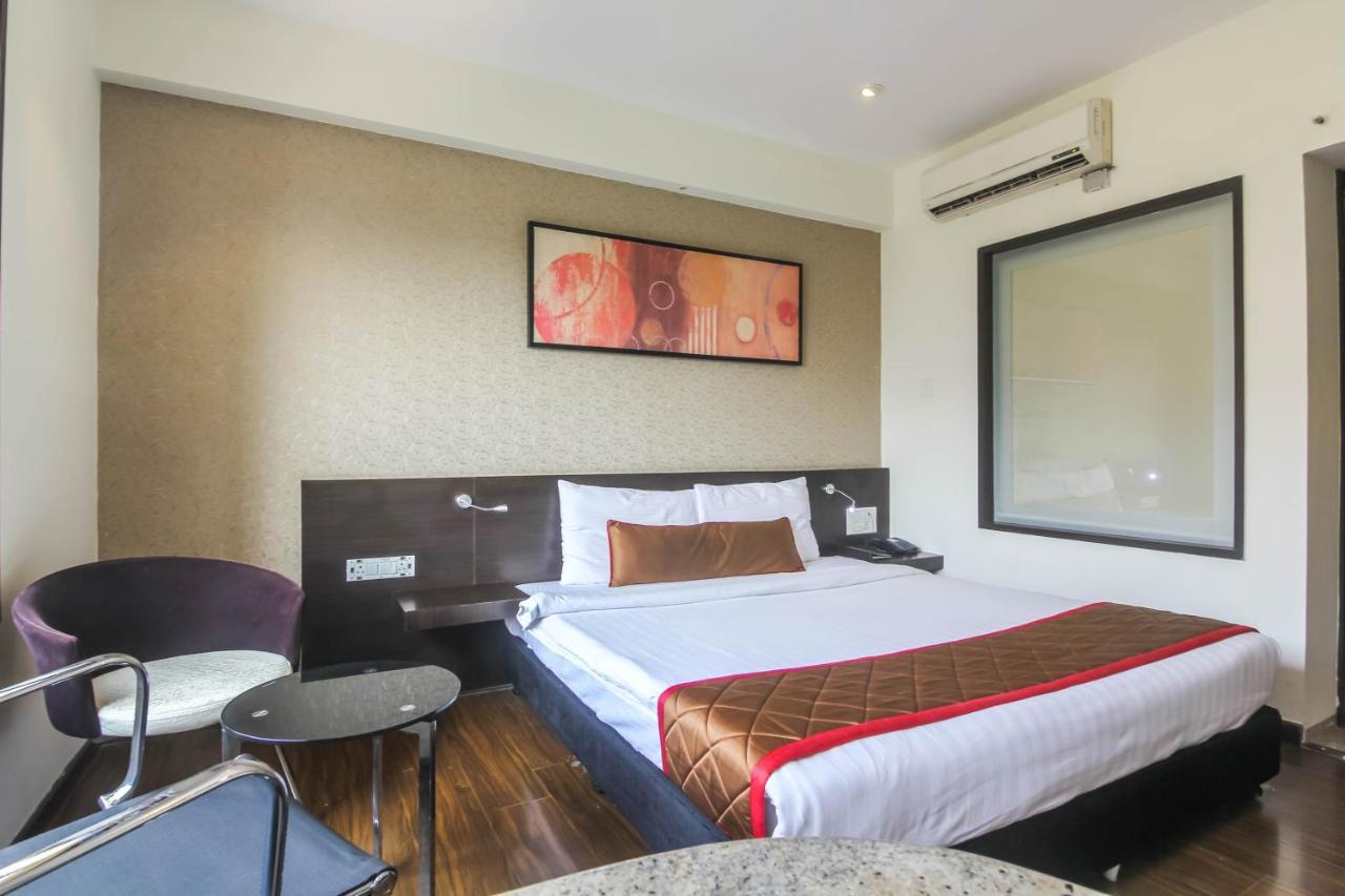 Hotel Lxia Hinjewadi - Indian Nationals Only Pimpri-Chinchwad Eksteriør billede