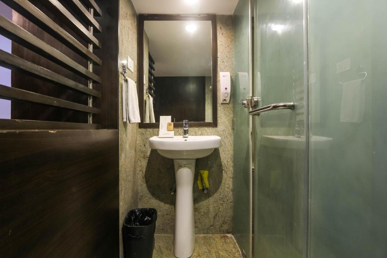 Hotel Lxia Hinjewadi - Indian Nationals Only Pimpri-Chinchwad Eksteriør billede
