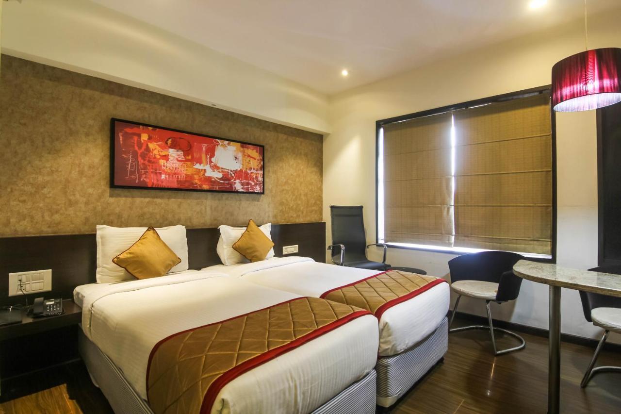 Hotel Lxia Hinjewadi - Indian Nationals Only Pimpri-Chinchwad Eksteriør billede