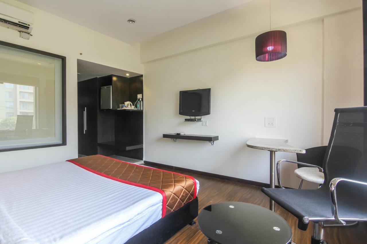 Hotel Lxia Hinjewadi - Indian Nationals Only Pimpri-Chinchwad Eksteriør billede