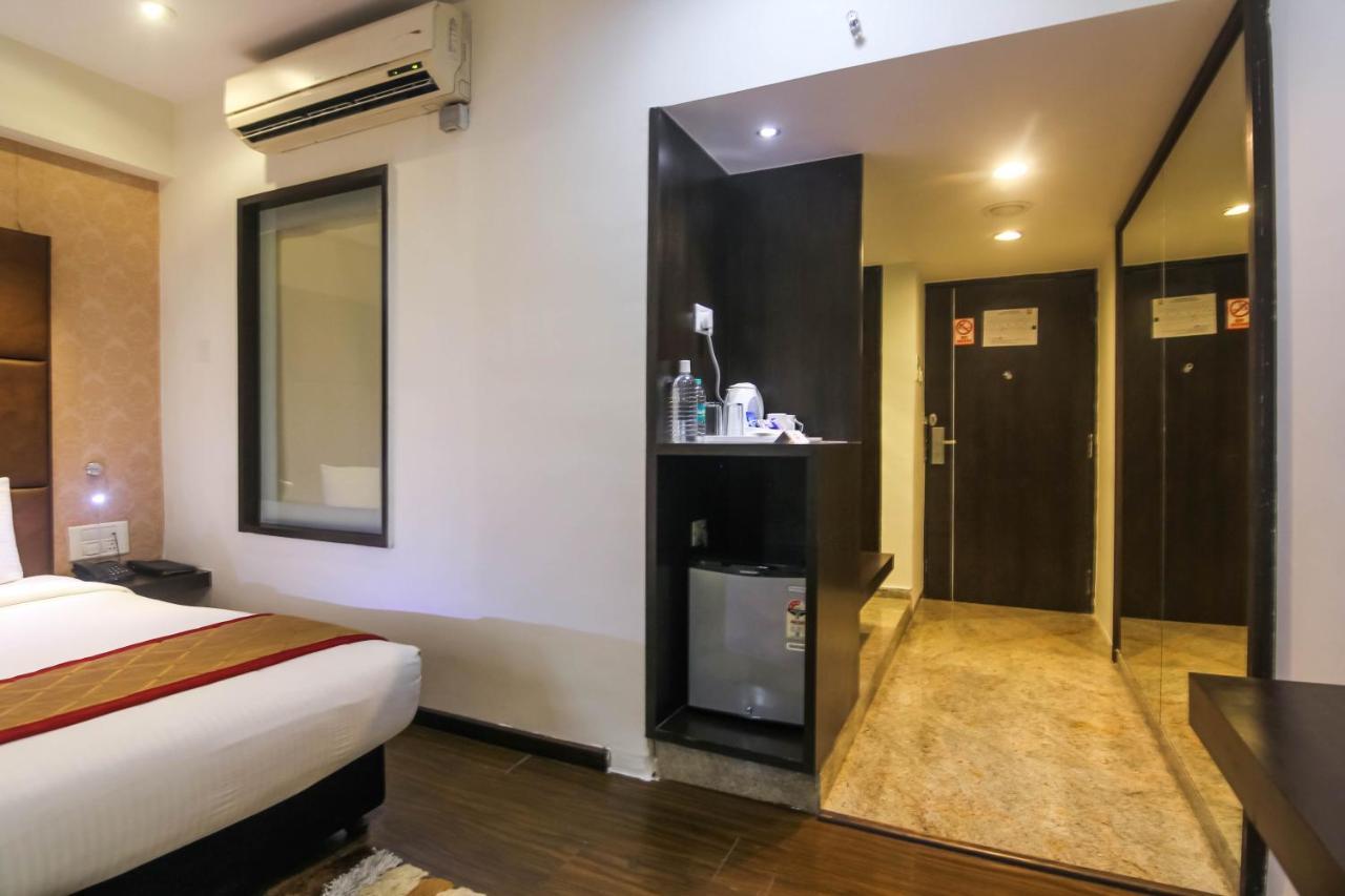 Hotel Lxia Hinjewadi - Indian Nationals Only Pimpri-Chinchwad Eksteriør billede