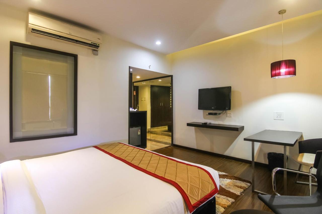Hotel Lxia Hinjewadi - Indian Nationals Only Pimpri-Chinchwad Eksteriør billede